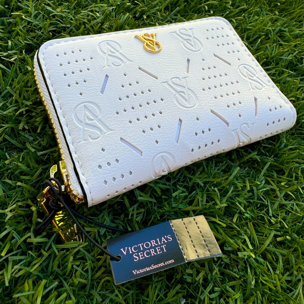 Small Wallet Victoria’s Secret